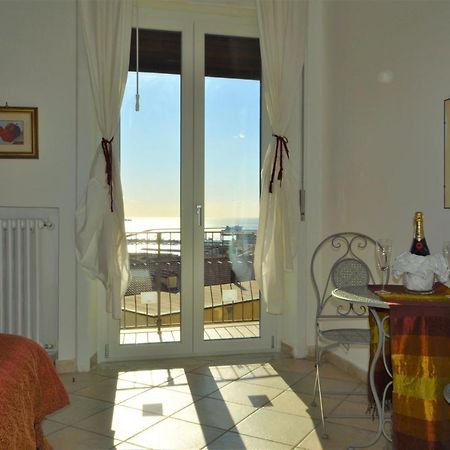 Apartamento Antica Dimora In Centro Salerno Exterior foto