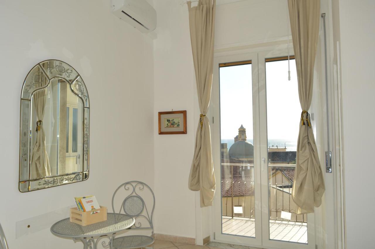 Apartamento Antica Dimora In Centro Salerno Exterior foto