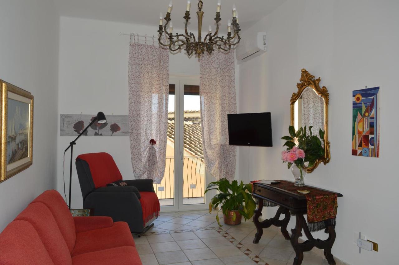 Apartamento Antica Dimora In Centro Salerno Exterior foto