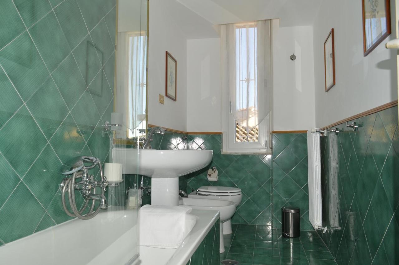 Apartamento Antica Dimora In Centro Salerno Exterior foto